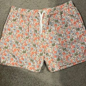 Size XXL shorts worn once with pockets.